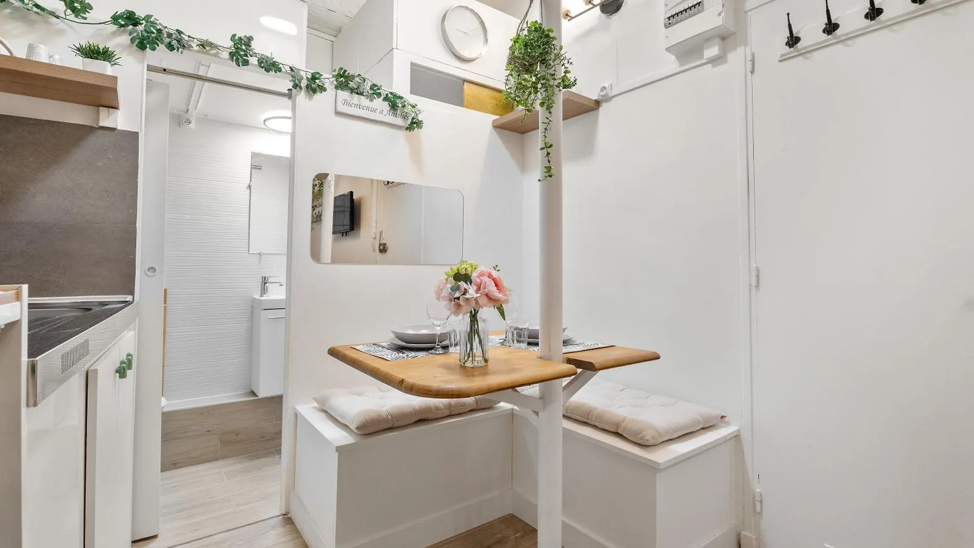 Nice Renting - Guillaumont - Cozy Studio Beach Picasso Museum Local Market Antibes France
