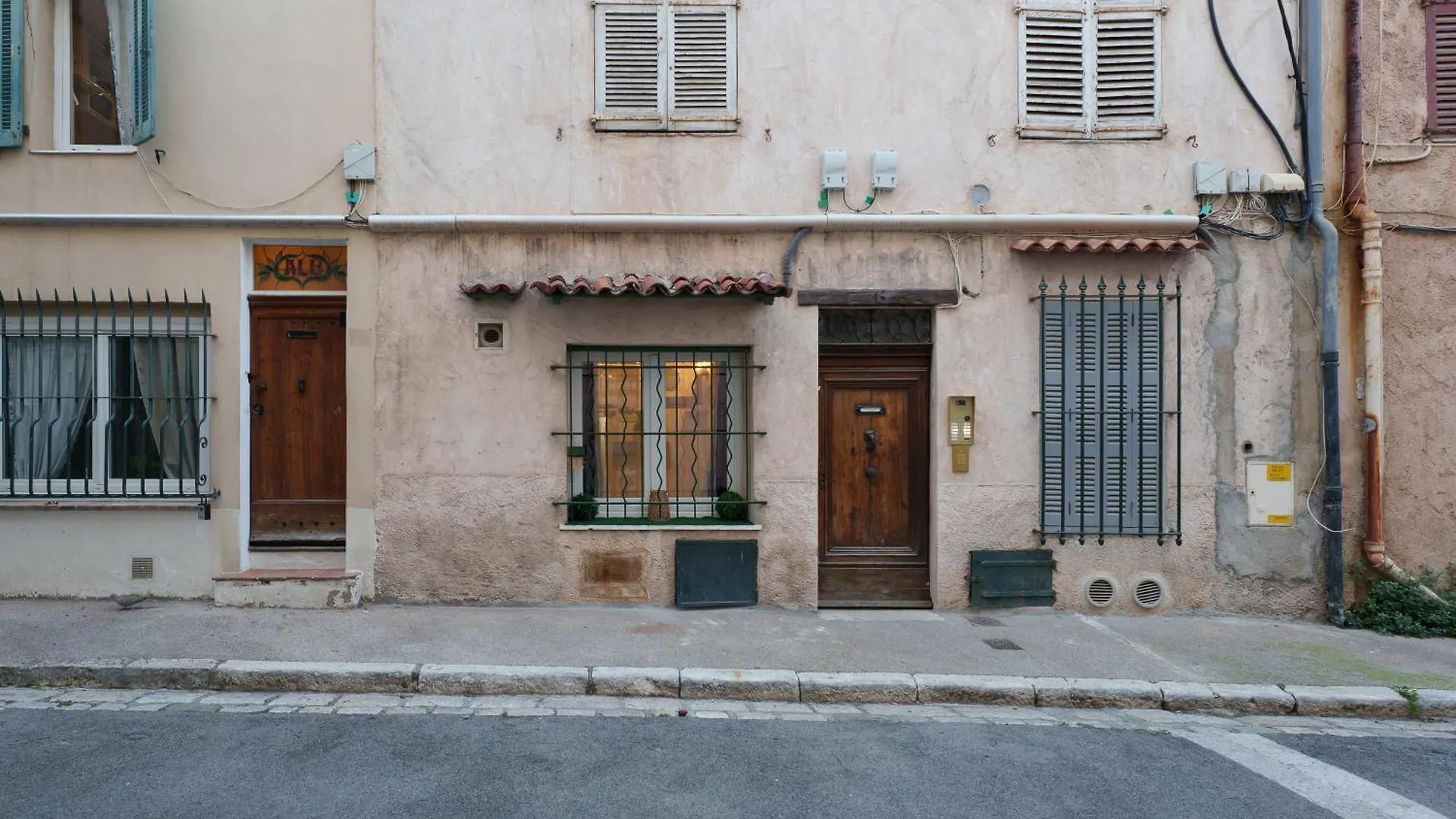 Nice Renting - Guillaumont - Cozy Studio Beach Picasso Museum Local Market Antibes