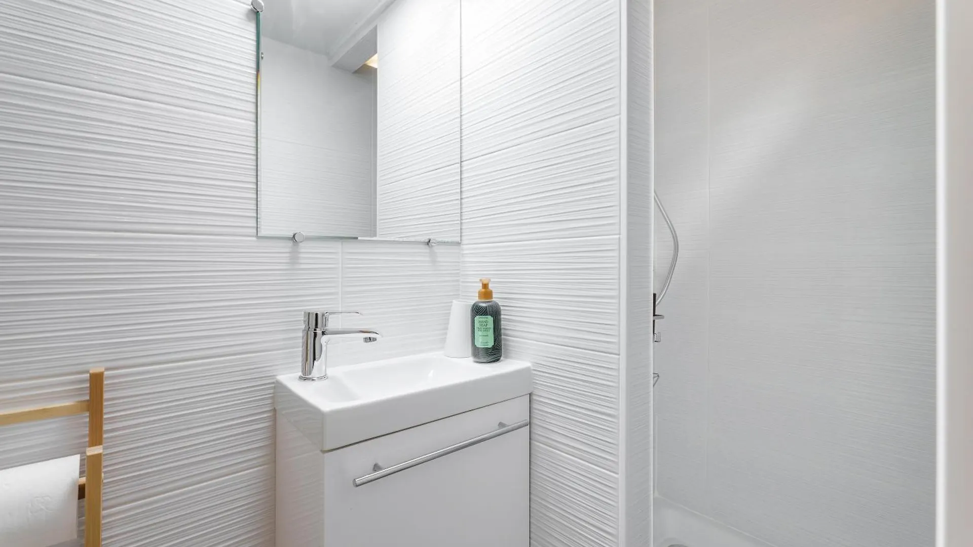 Apartamento Nice Renting - Guillaumont - Cozy Studio Beach Picasso Museum Local Market Antibes